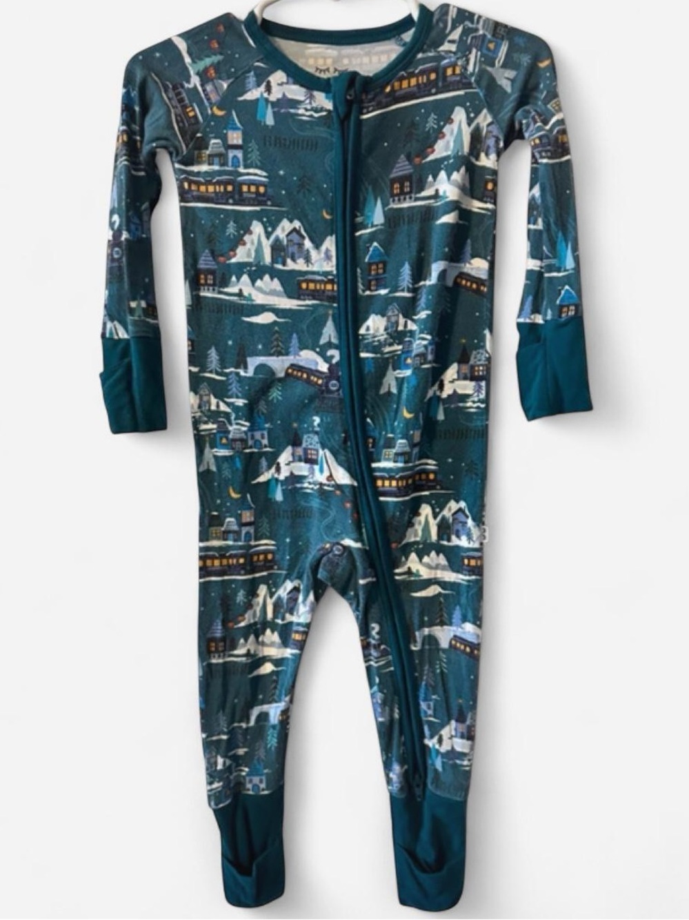 Little Sleepies 6-12 Winter Theme Bamboo Zippy